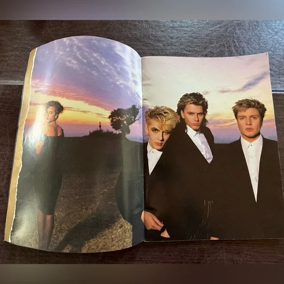 DURAN DURAN WORLD TOUR
1987 JAPAN PROGRAM BOOK
STRANGE BEHAVIOR - Picture 4 of 11